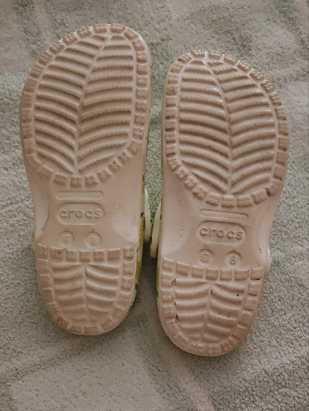 Crocs with Lime Print - Picture 4 of 5